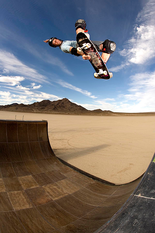 Tony Hawk Skateboarding Pictures. TONY HAWK Skateboarder